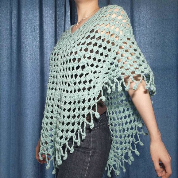 Vintage Y2K handmade soft & comfy aqua crochet poncho - Picture 5 of 8